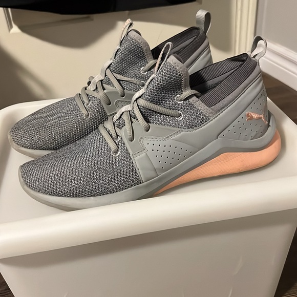 Puma Running Shoes - Picture 2 of 3